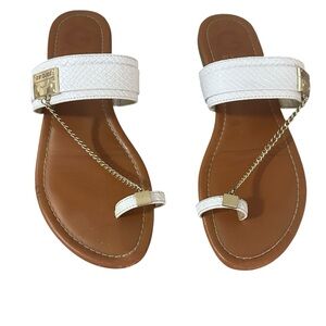Women's G By Guess White Lucia Toe Ring Flat Sandals - Size 9.5